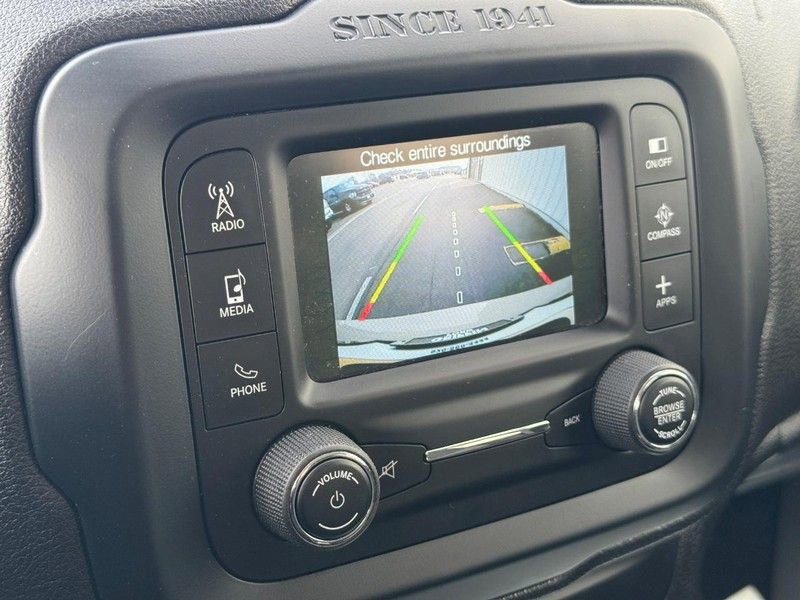 Used 2016 Jeep Renegade Latitude image 18