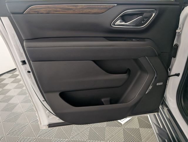 Used 2023 Chevrolet Suburban Premier image 29