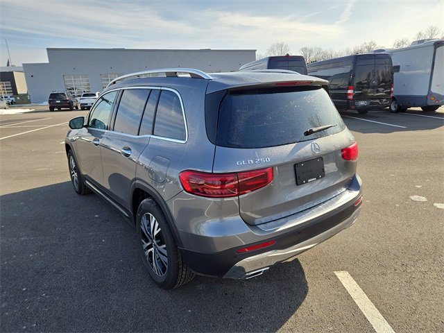 New 2026 Mercedes-Benz GLB 250 4MATIC image 5