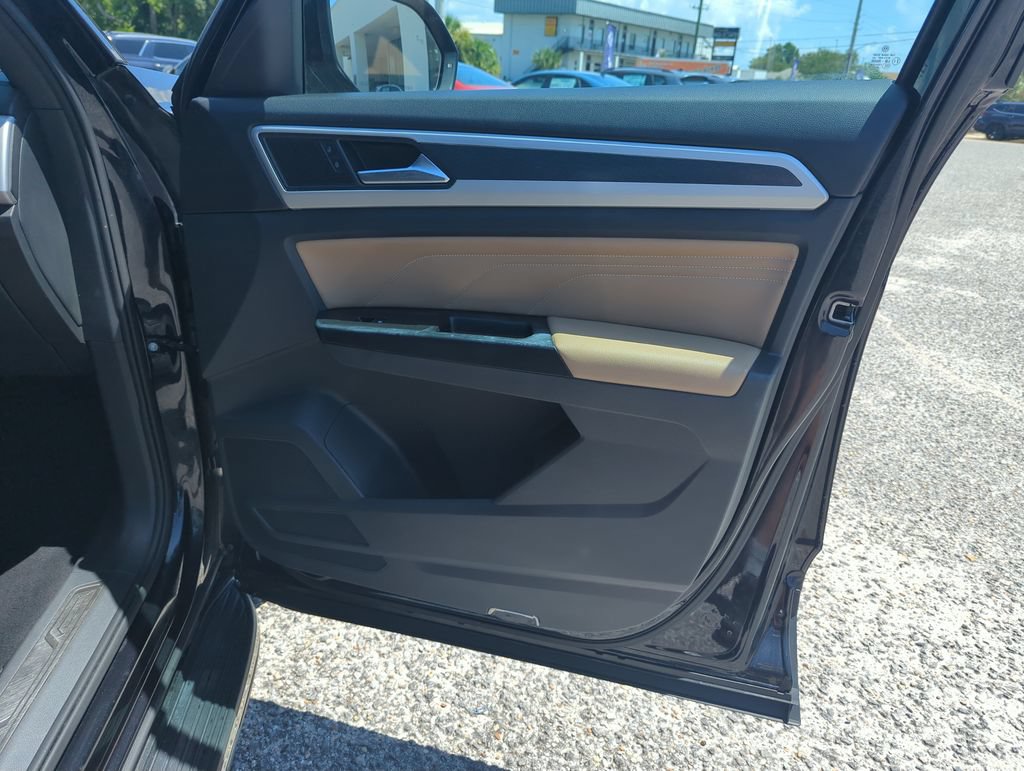 Used 2021 Volkswagen Atlas Cross Sport SEL FWD image 35