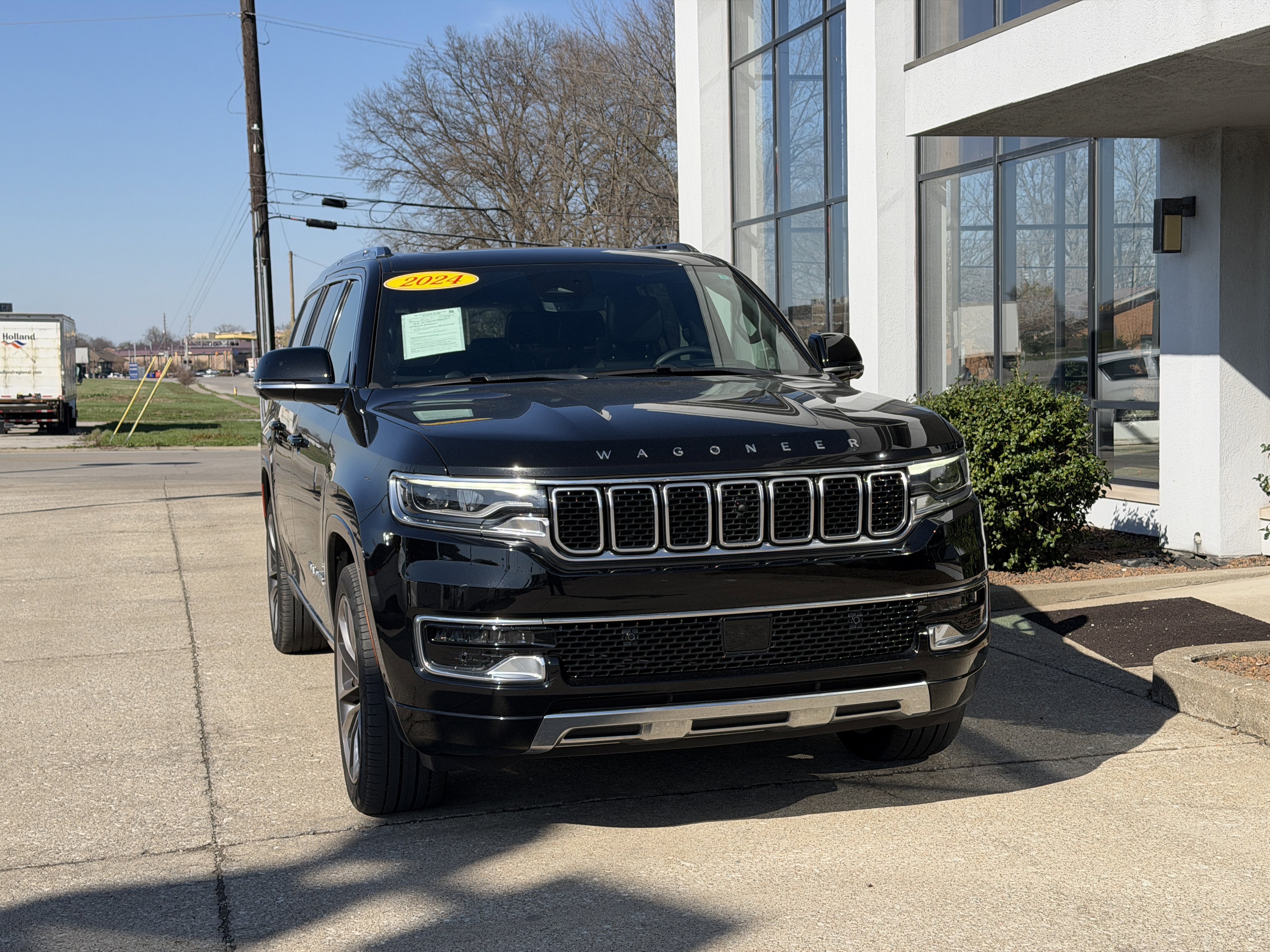 Used 2024 Jeep Wagoneer L Series III w/ Premium Group I image 19