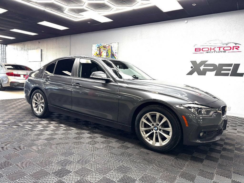Used 2018 BMW 320i xDrive Sedan AWD/4WD image 2