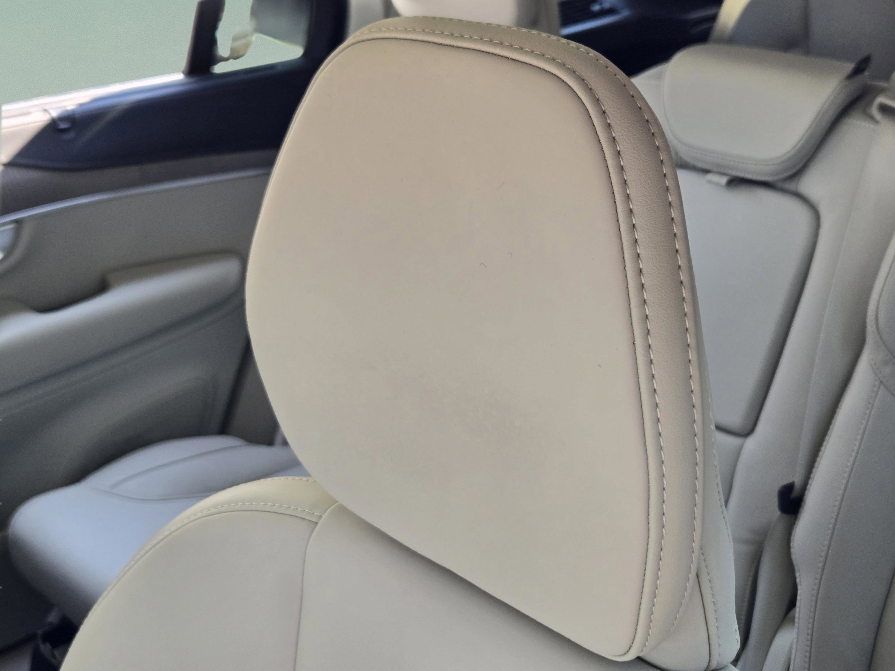 Used 2025 Volvo XC90 B5 Ultra w/ Protection Package Premier image 14