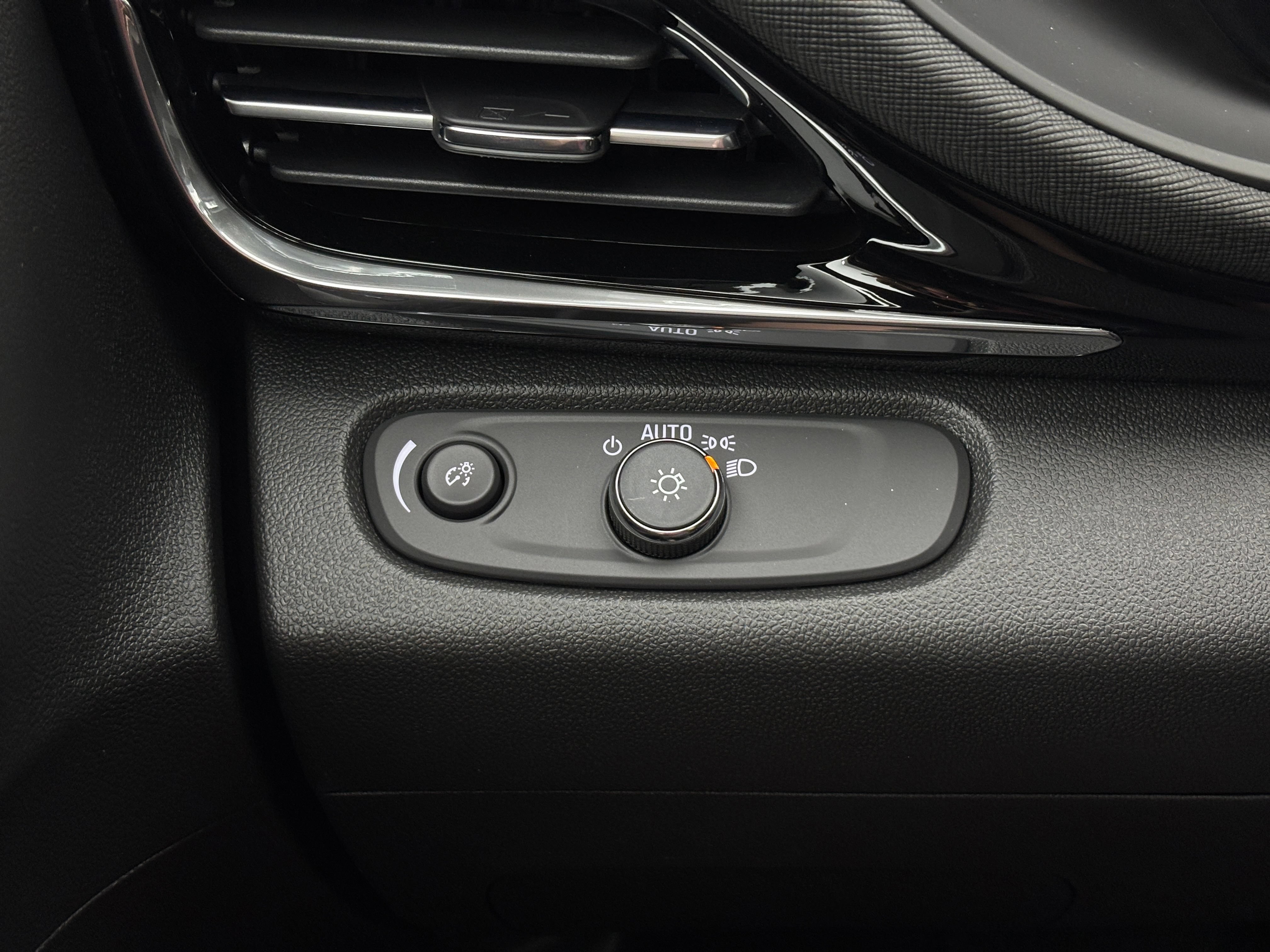 New 2026 Buick Envista Sport Touring w/ Convenience I Package FWD image 20