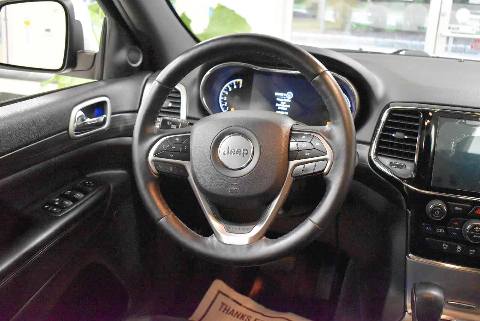 Used 2019 Jeep Grand Cherokee Altitude AWD/4WD image 16