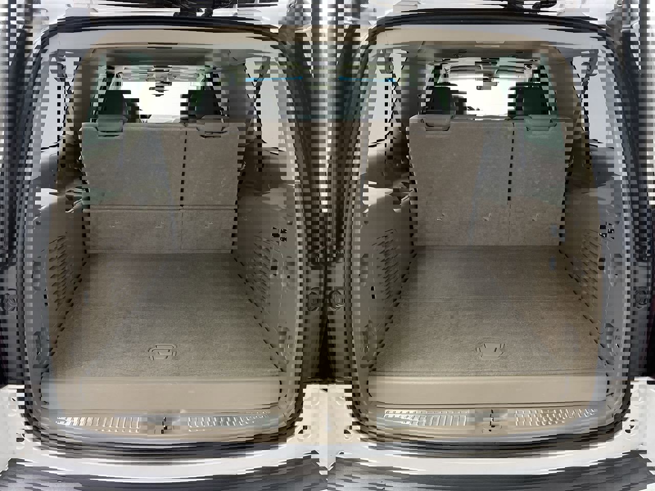 Used 2019 Chevrolet Suburban Premier image 10