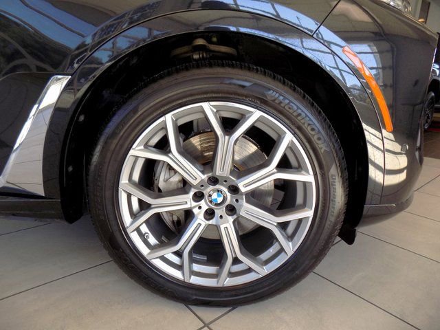 Used 2024 BMW X7 xDrive40i image 10