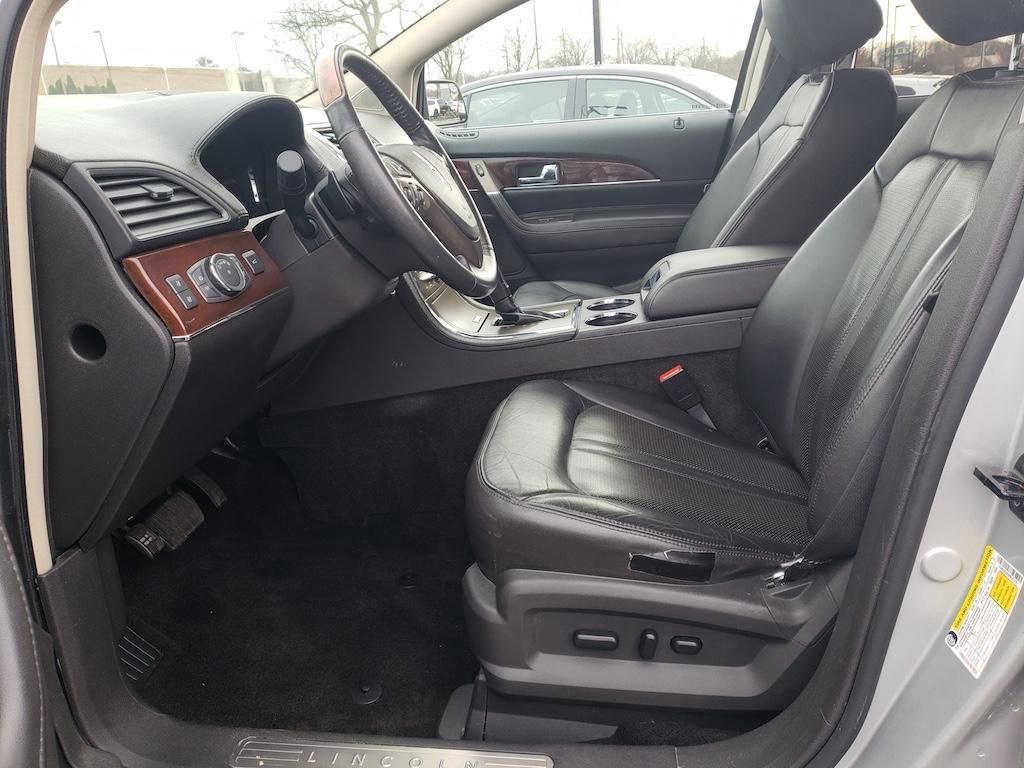 Used 2014 Lincoln MKX FWD w/ Walnut Swirl Wood Package image 16