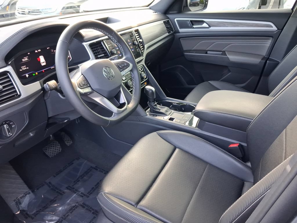 Certified 2023 Volkswagen Atlas Cross Sport SE w/ Panoramic Sunroof Package FWD image 13