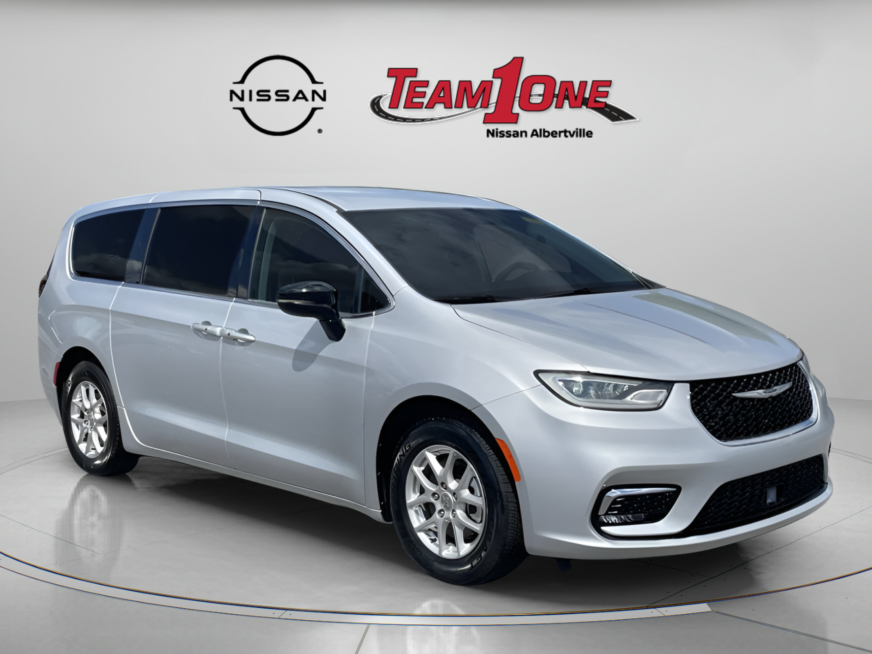Used 2024 Chrysler Pacifica Touring-L