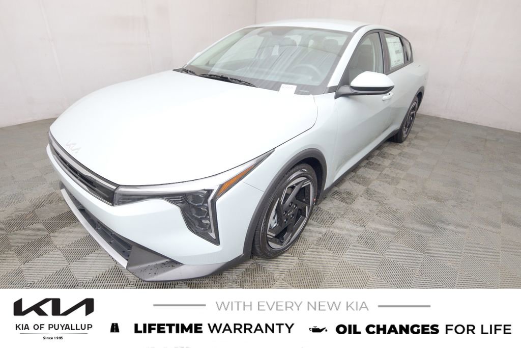 New 2025 Kia K4 EX