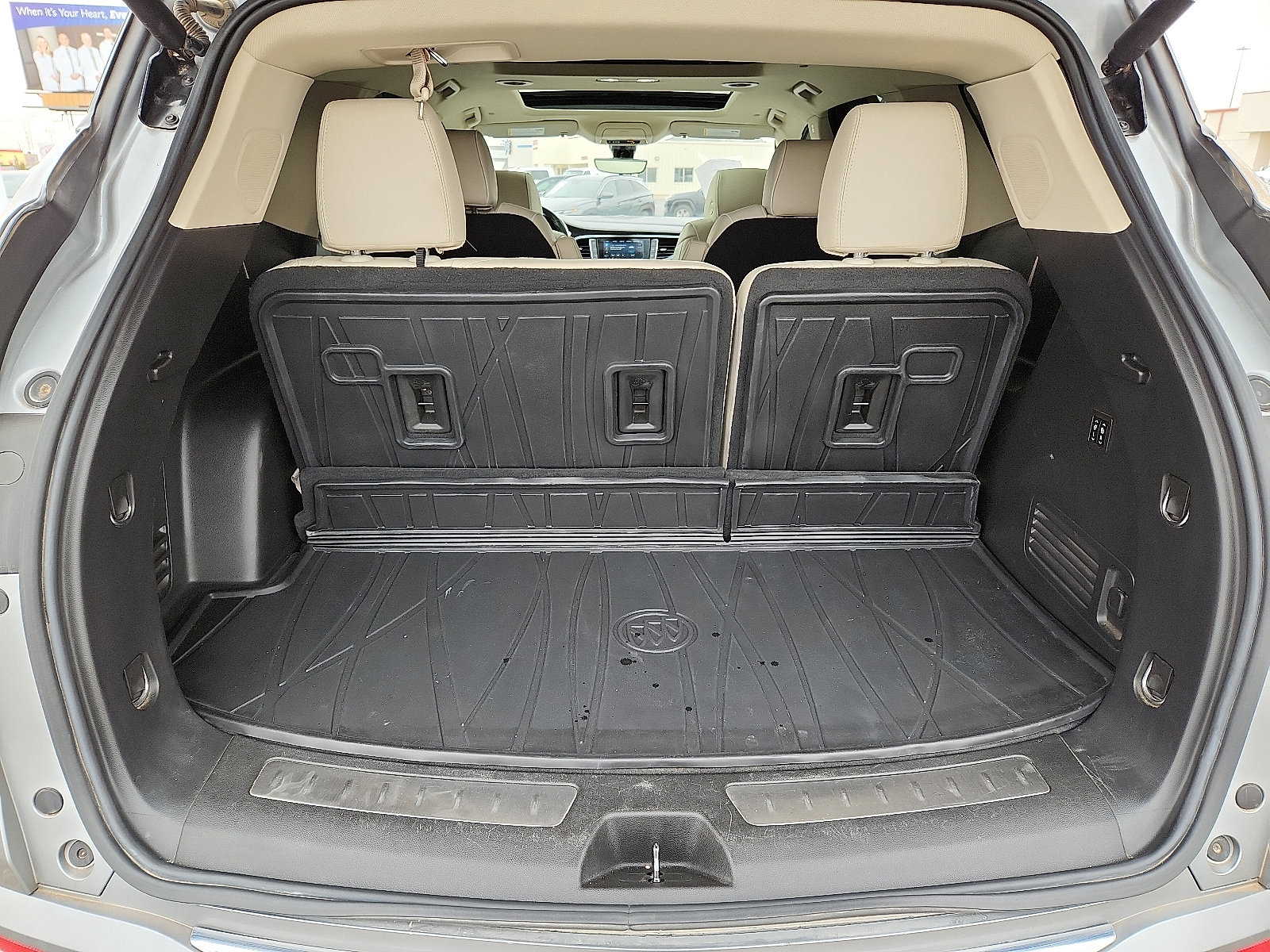 Used 2023 Buick Enclave Avenir w/ Avenir Technology Package AWD/4WD image 7