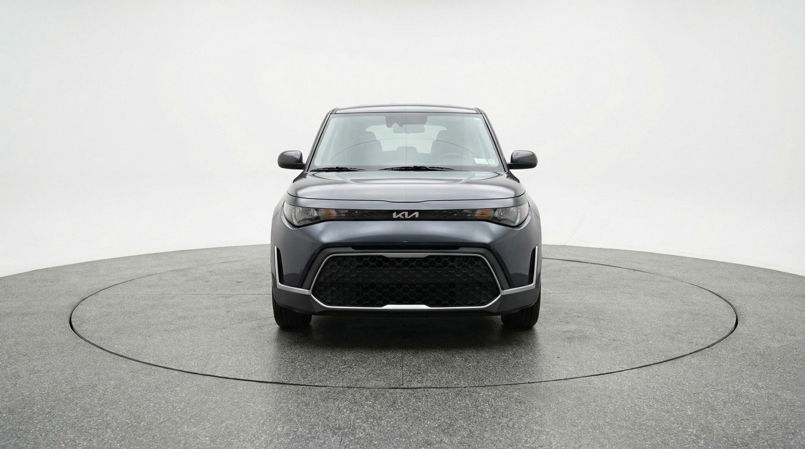 Used 2025 Kia Soul LX w/ LX Technology Package image 2