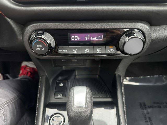 Used 2023 Nissan Kicks SR FWD image 29