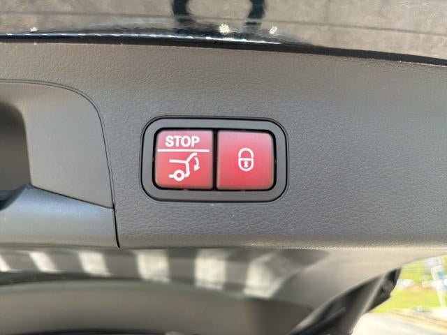 Used 2022 Mercedes-Benz GLS 450 4MATIC image 19