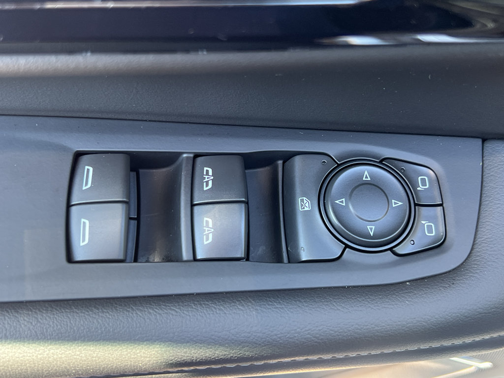 Used 2025 Chevrolet Suburban Z71 AWD/4WD image 12