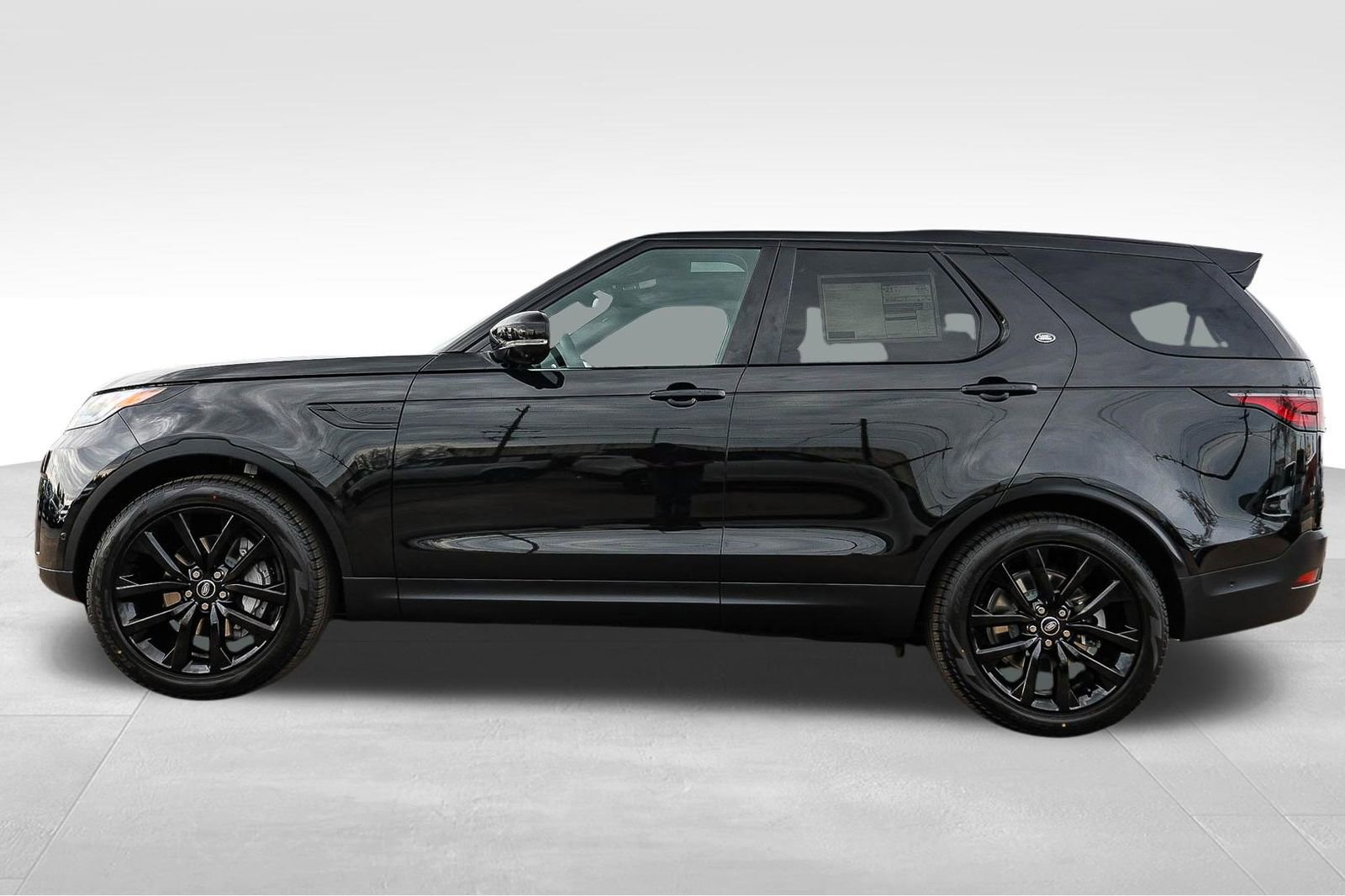 New 2026 Land Rover Discovery S image 8