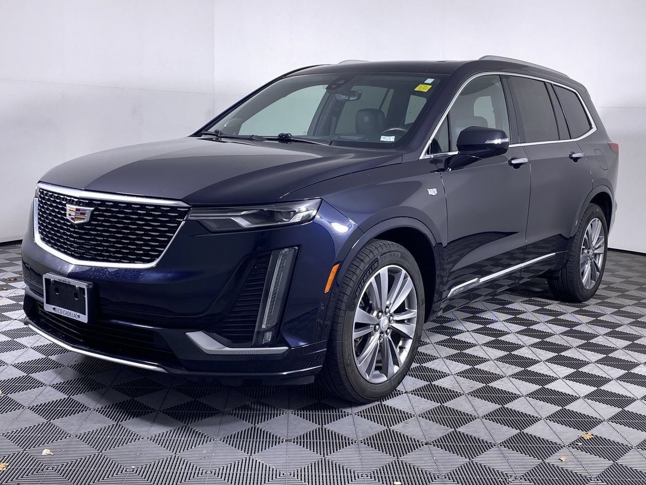 Certified 2022 Cadillac XT6 Premium Luxury w/ Technology Package AWD/4WD image 32