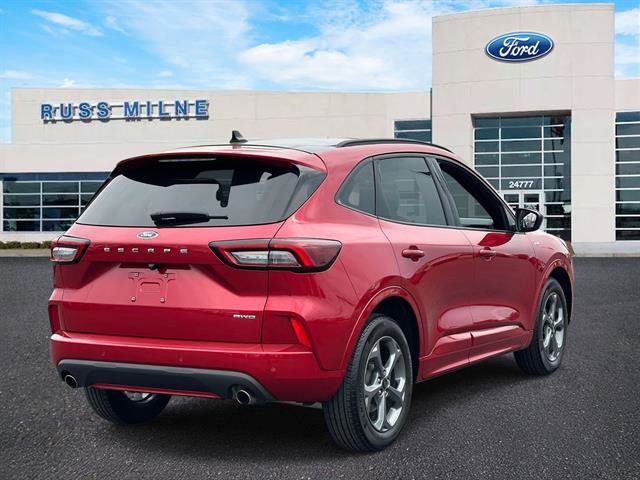 Used 2023 Ford Escape ST-Line w/ Tech Pack #1 AWD/4WD image 4