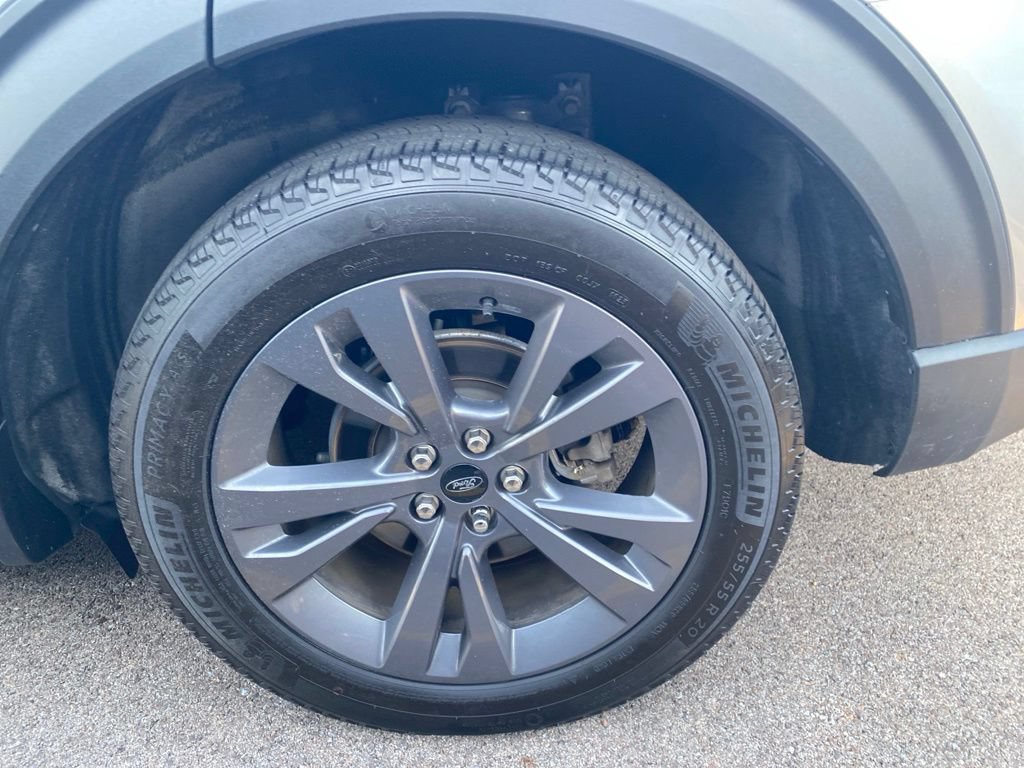 Used 2023 Ford Explorer XLT w/ Equipment Group 202A AWD/4WD image 13