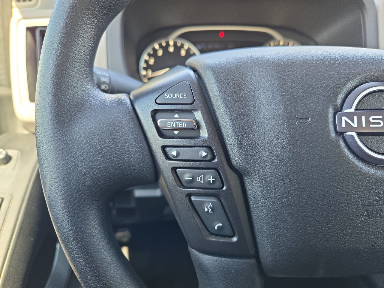 Used 2025 Nissan Frontier SV RWD image 16