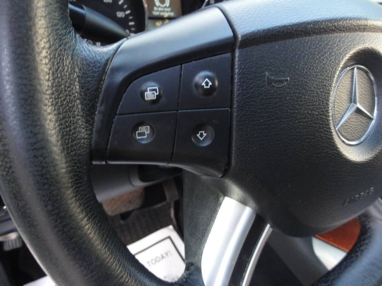 Used 2006 Mercedes-Benz R 350 4MATIC image 32