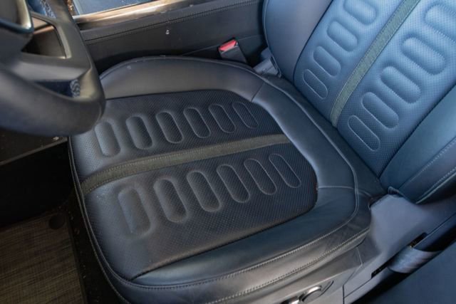 Used 2022 Rivian R1T Adventure image 23