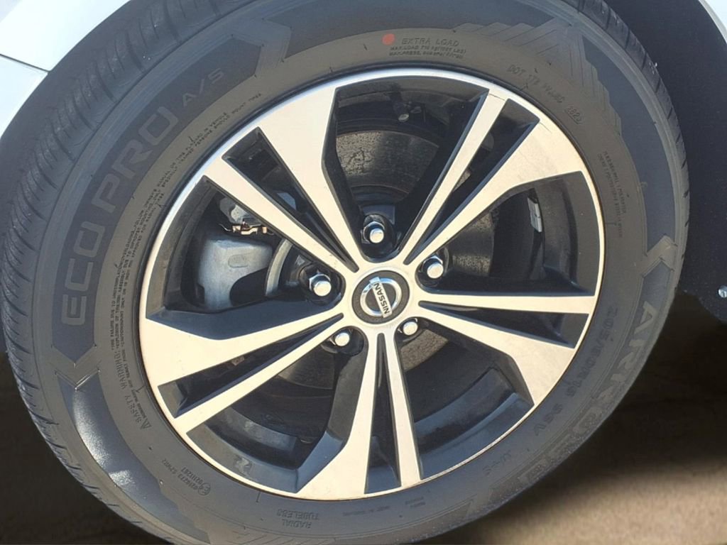 Used 2023 Nissan Sentra SV w/ All-Weather Package image 32