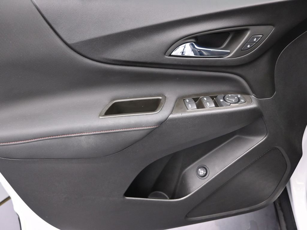 Used 2023 Chevrolet Equinox RS image 12