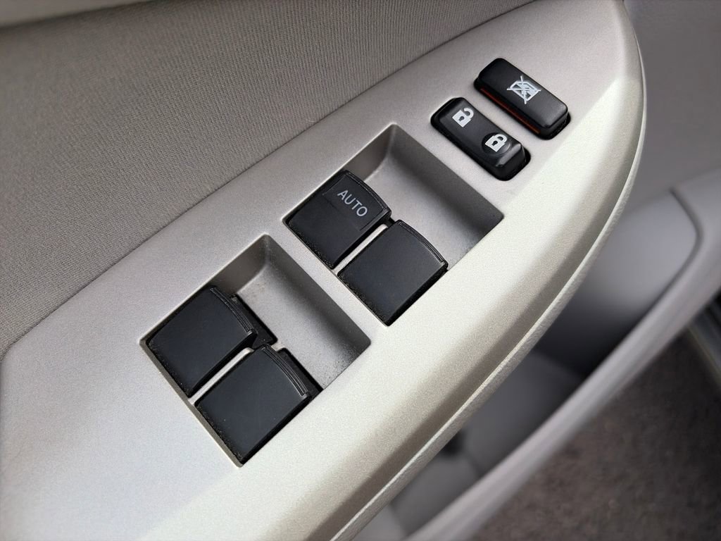 Used 2010 Toyota Corolla FWD image 13