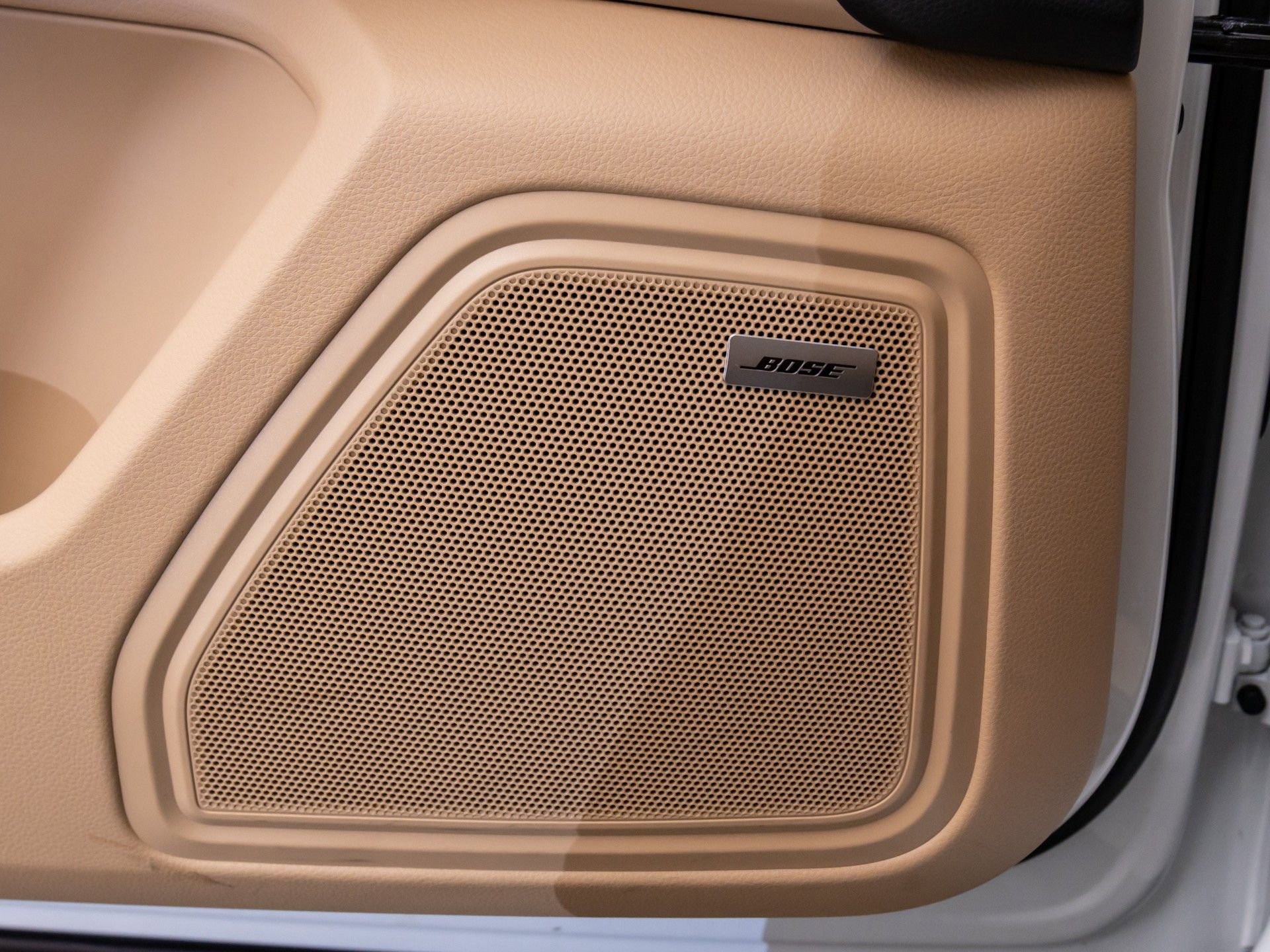 Certified 2025 Porsche Macan image 18