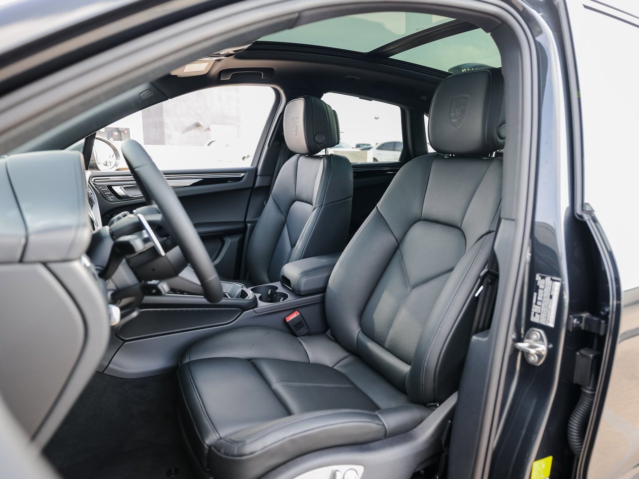 New 2026 Porsche Macan Turbo image 5