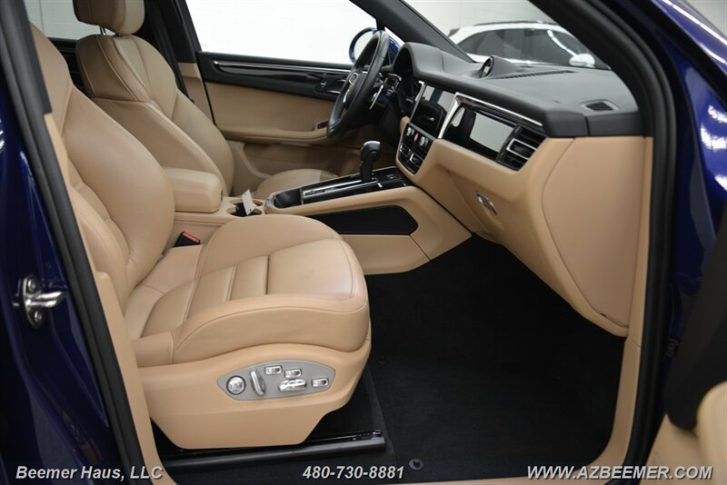 Used 2023 Porsche Macan AWD/4WD image 17