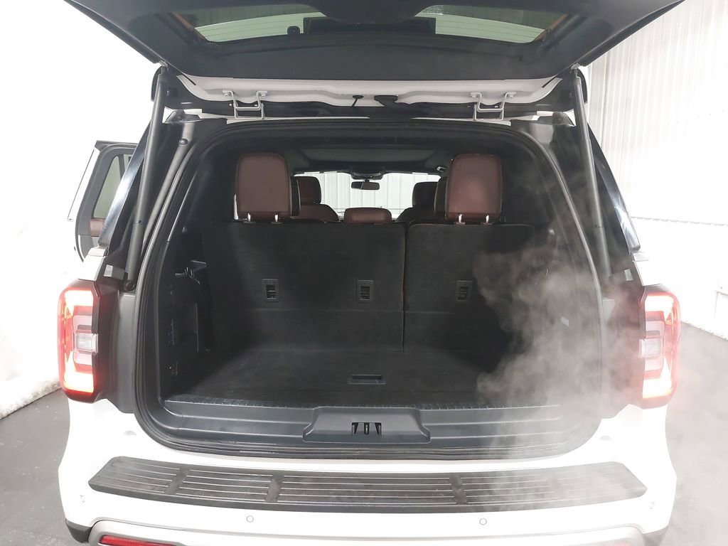 Used 2024 Ford Expedition Limited image 13
