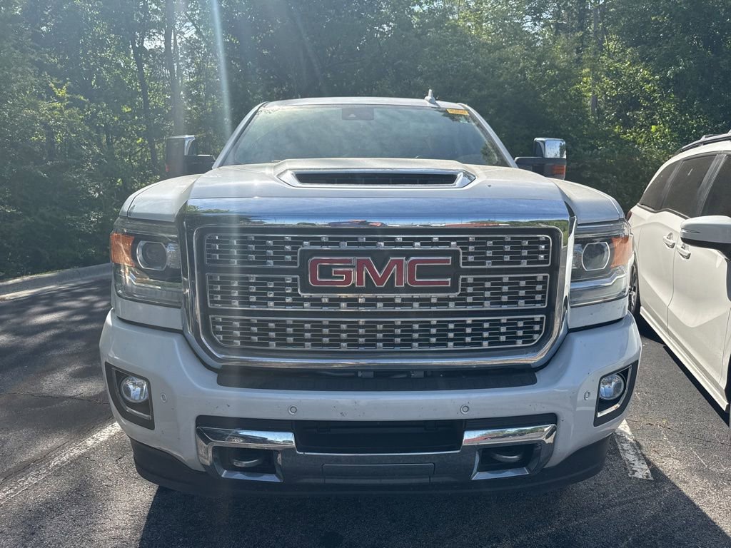 Used 2019 GMC Sierra 2500 Denali w/ Duramax Plus Package AWD/4WD image 6