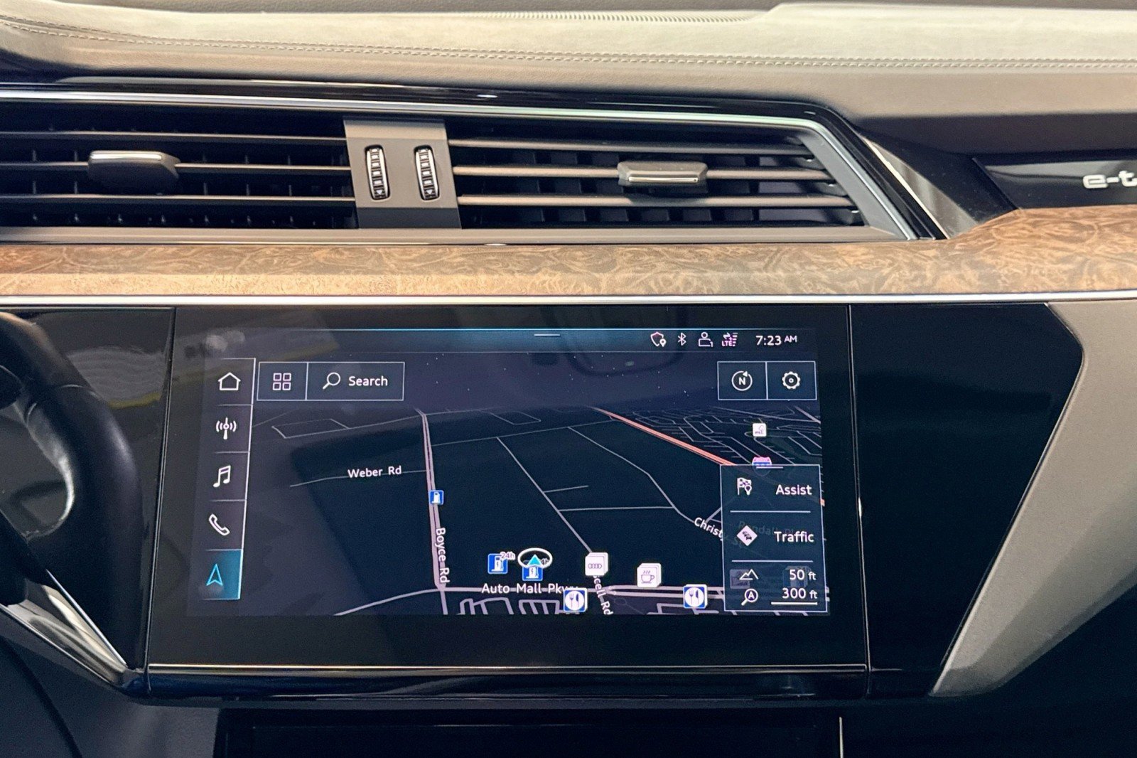 Used 2019 Audi e-tron Prestige w/ Prestige Package image 13