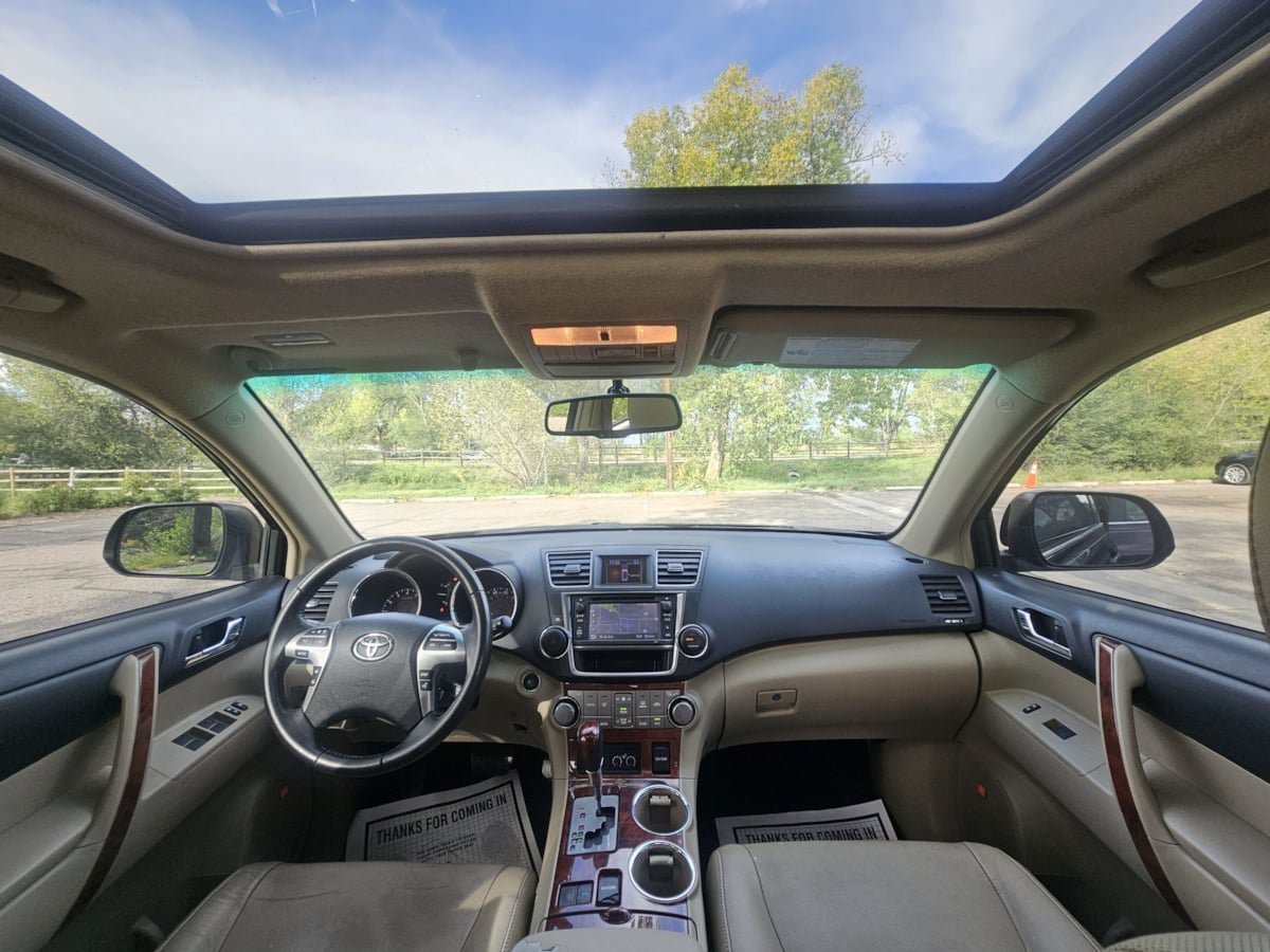 Used 2013 Toyota Highlander Limited FWD image 52
