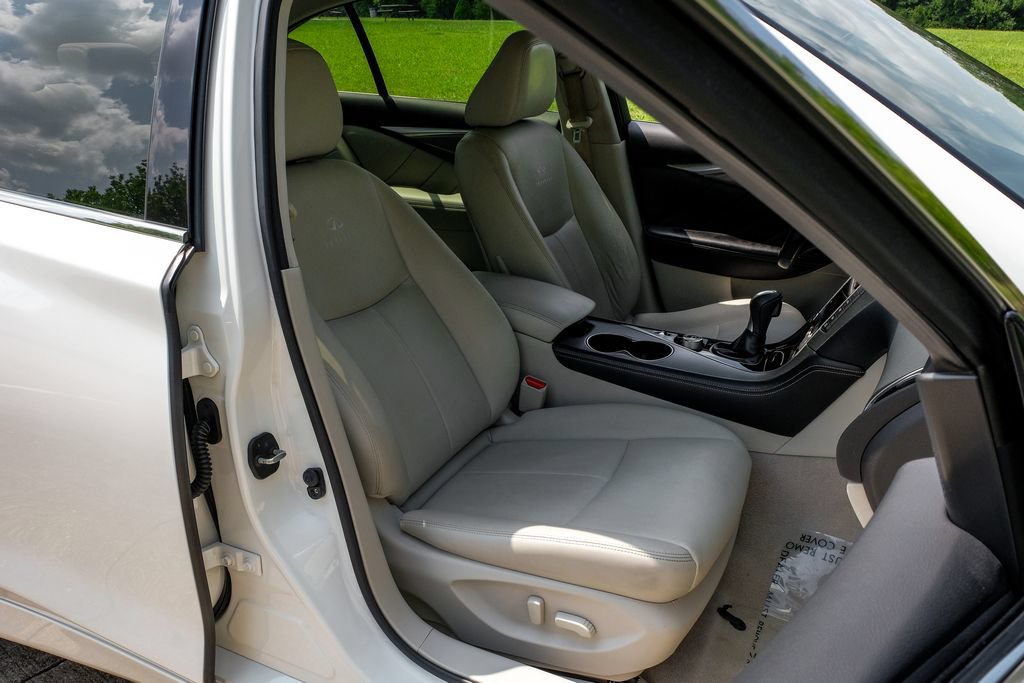 Used 2014 INFINITI Q50 Premium w/ Navigation Package RWD image 41