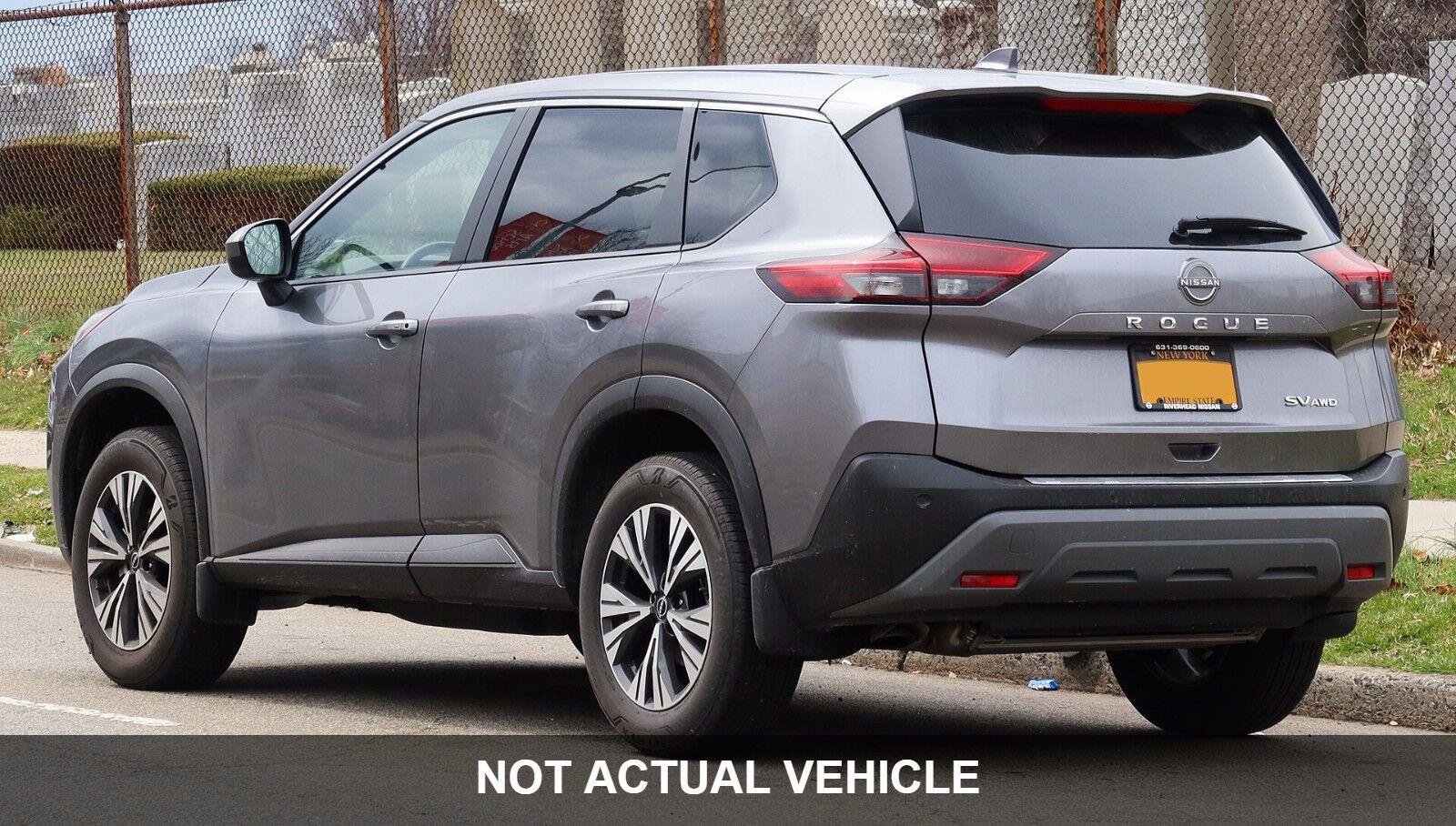 Used 2024 Nissan Rogue S FWD image 5