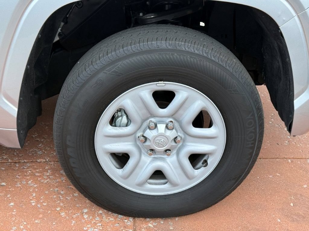 Used 2023 Toyota Tundra SR AWD/4WD image 9