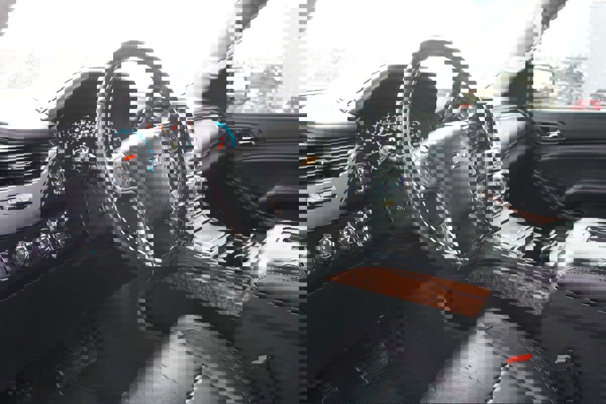 Used 2016 Chevrolet Suburban LTZ image 32