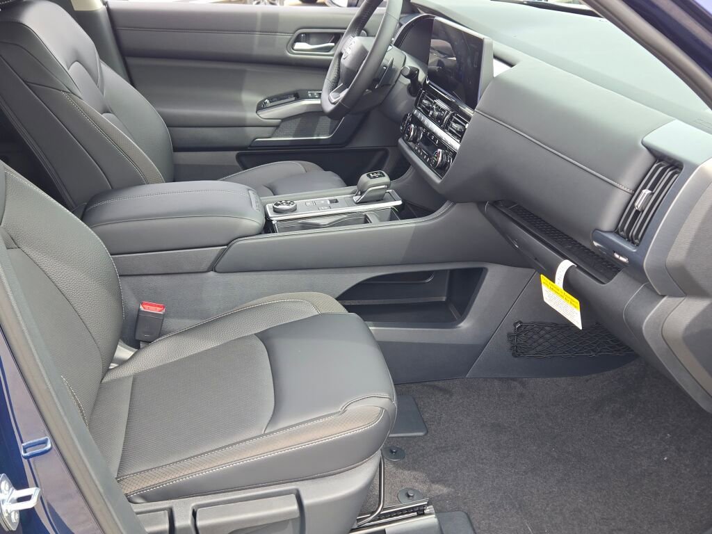 New 2026 Nissan Pathfinder SL w/ Cargo Package AWD/4WD image 4