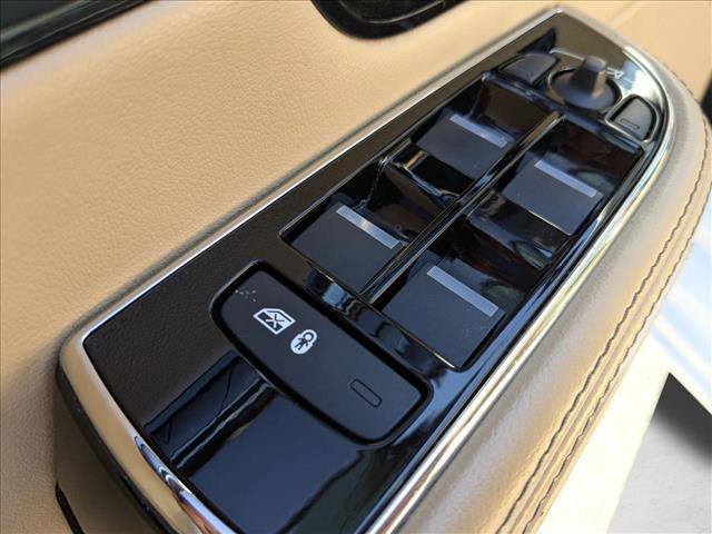 Used 2015 Jaguar XJ L Portfolio image 10