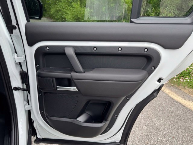 New 2026 Land Rover Defender 110 X-Dynamic SE AWD/4WD image 15