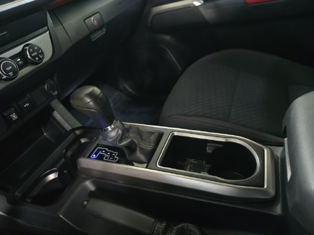 Used 2020 Toyota Tacoma SR5 RWD image 26