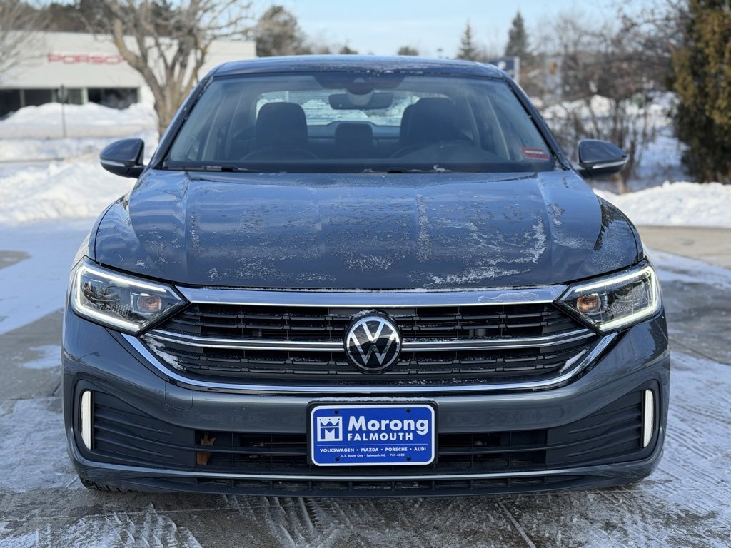 Used 2023 Volkswagen Jetta SEL image 3