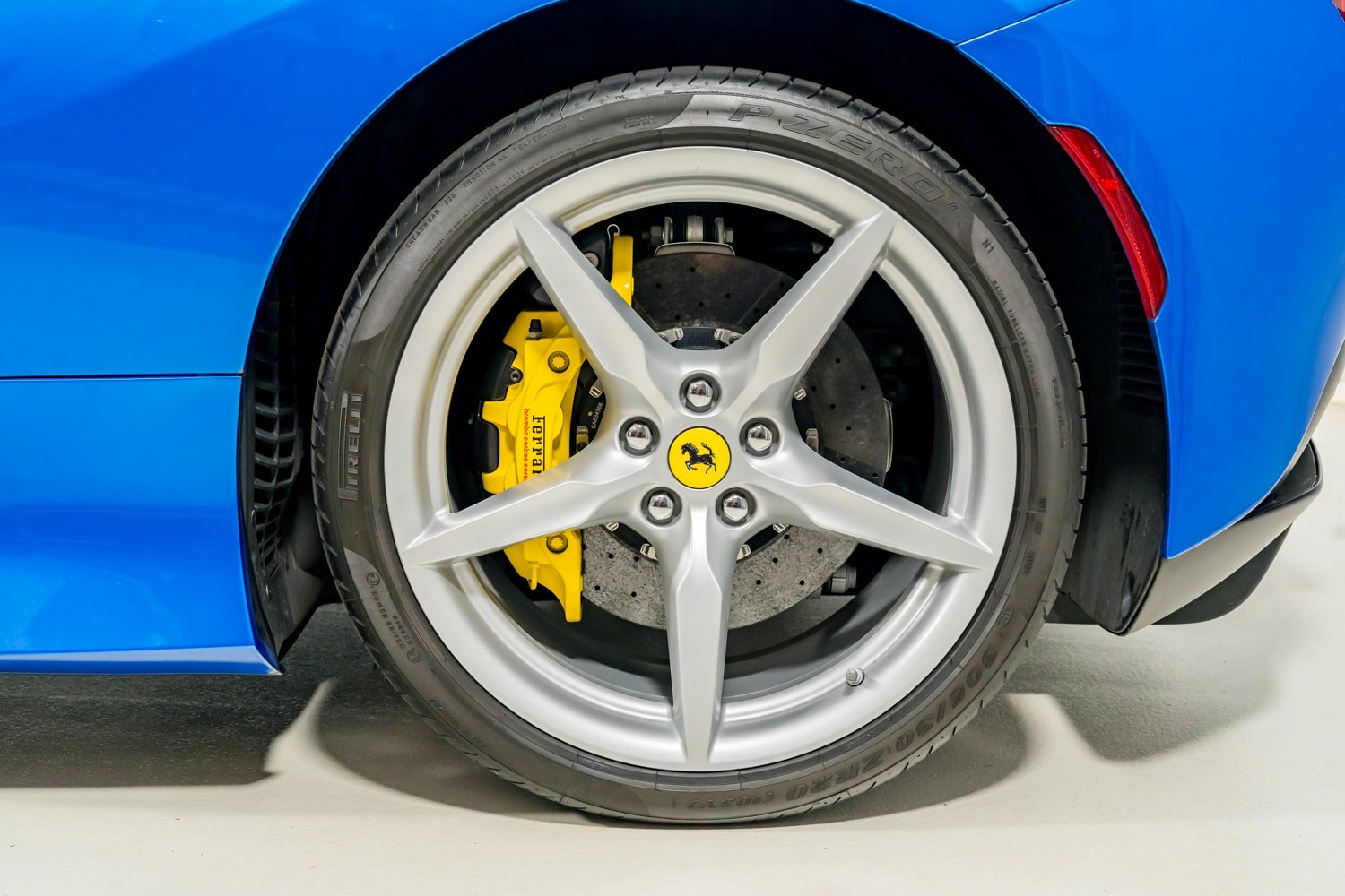 Certified 2022 Ferrari F8 Tributo RWD image 13