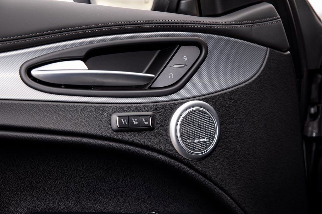 New 2025 Alfa Romeo Stelvio Sprint image 25