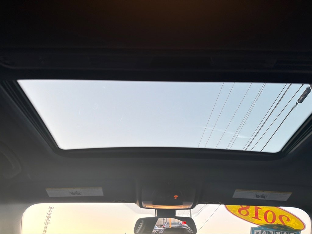 Used 2018 BMW 330i xDrive Sedan image 12