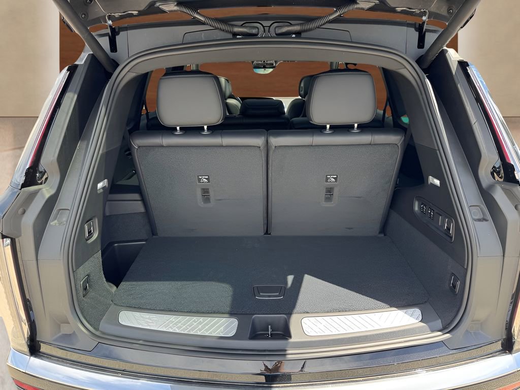 New 2026 Cadillac Vistiq Luxury AWD/4WD image 10